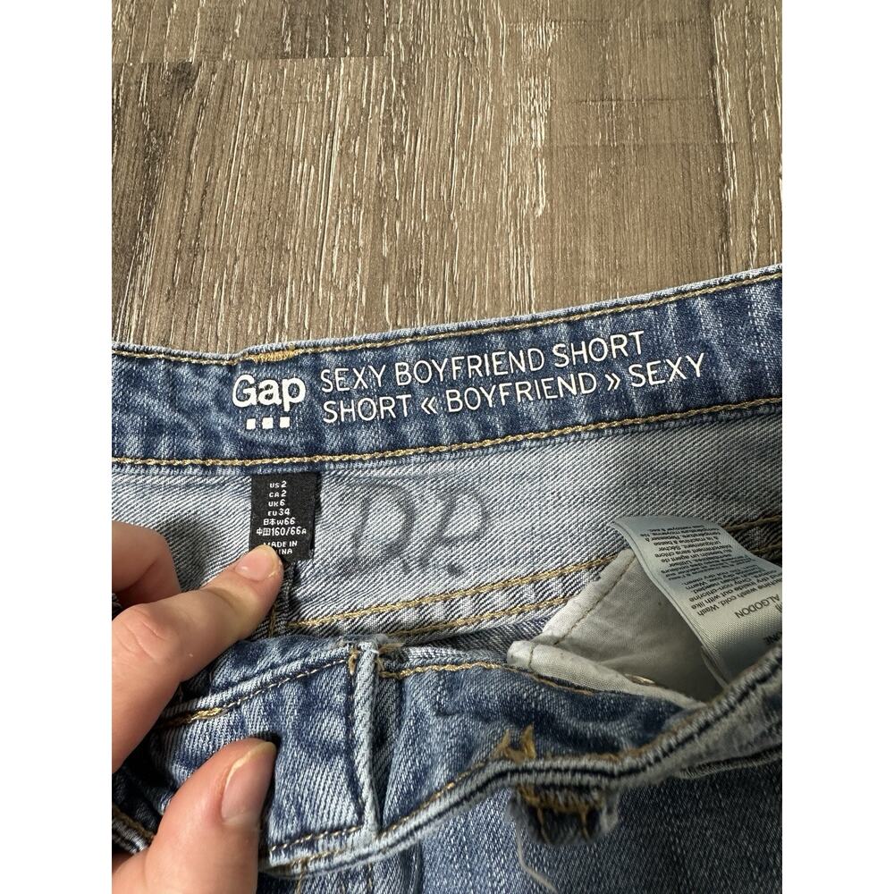 Gap Sexy Boyfriend Shorts Women’s Size 2 Distressed Cuffed Denim Blue w/ Initial - Picture 2 of 8